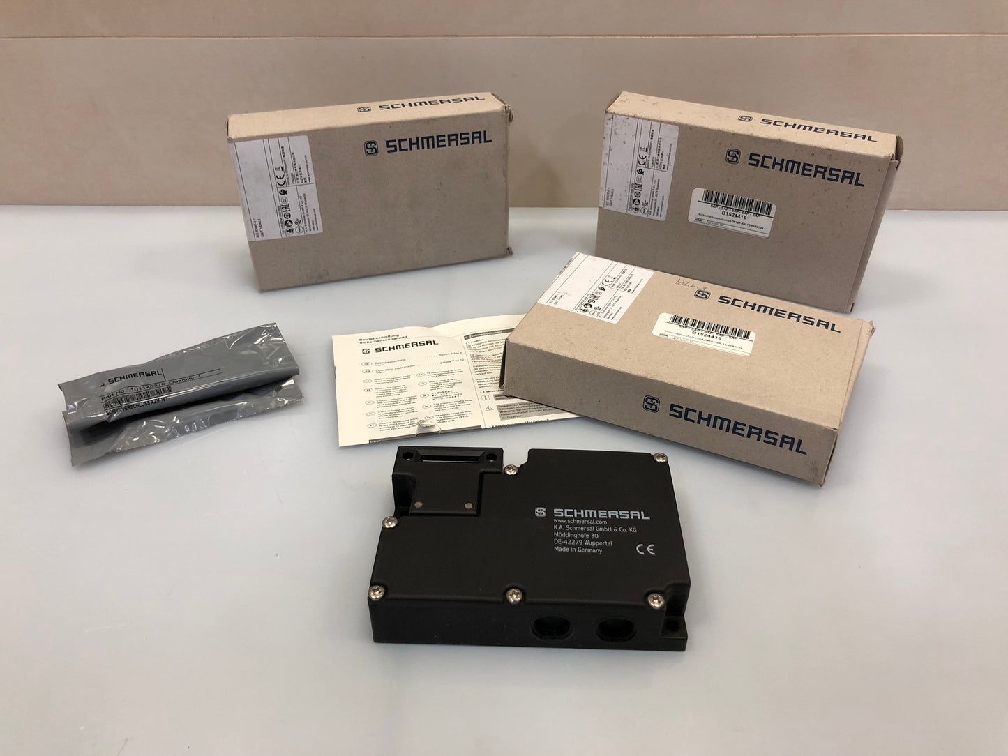 SCHMERSAL AZM 161SK-12/03RK-024 Safety Door Switch Interlock 24V