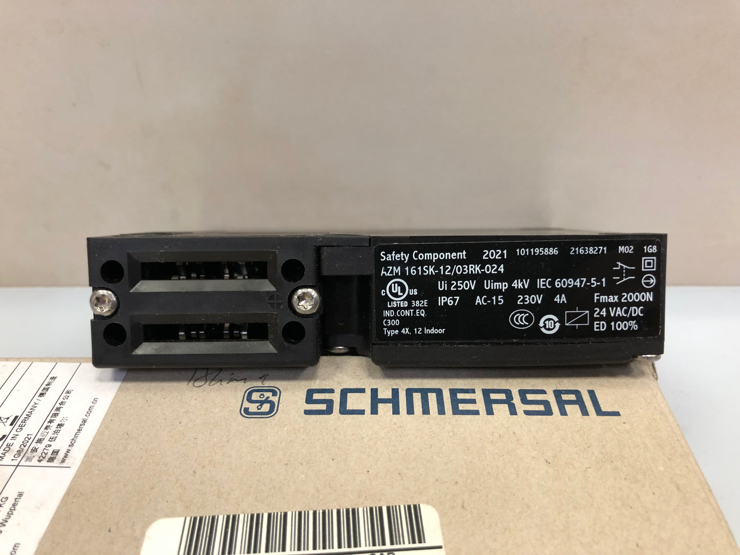 SCHMERSAL AZM 161SK-12/03RK-024 Safety Door Switch Interlock 24V