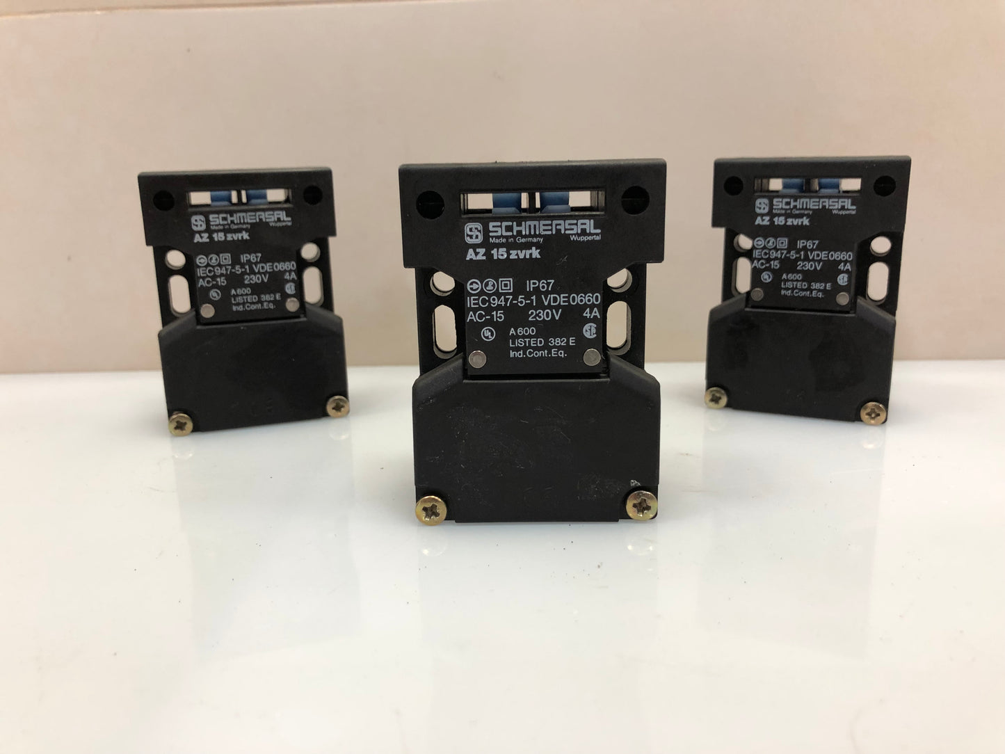 SCHMERSAL AZ 15 ZVRK Safety Door Switch Interlock
