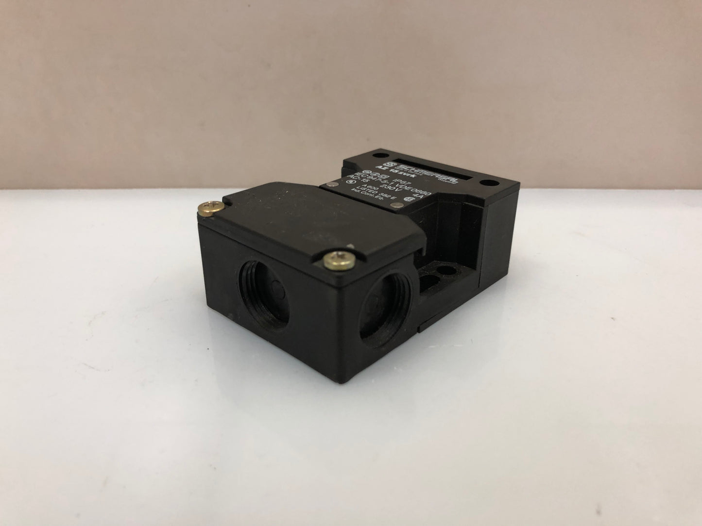 SCHMERSAL AZ 15 ZVRK Safety Door Switch Interlock