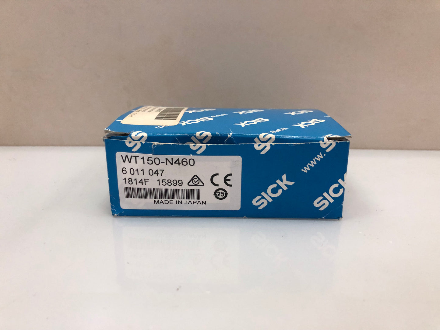 SICK WT150-N460 Photoelectric Sensor – Background Suppression