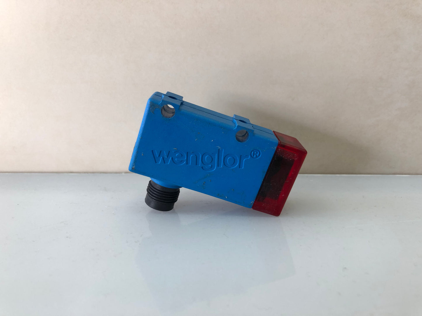 Wenglor XM98PAH2 Photoelectric Sensor – Retro-Reflective, PNP, 10–30V DC