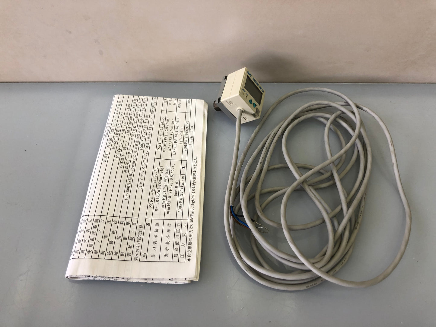 SMC ZSE4-01-65-Q Digital Pressure Switch – Vacuum Sensor, Compact, LCD Display