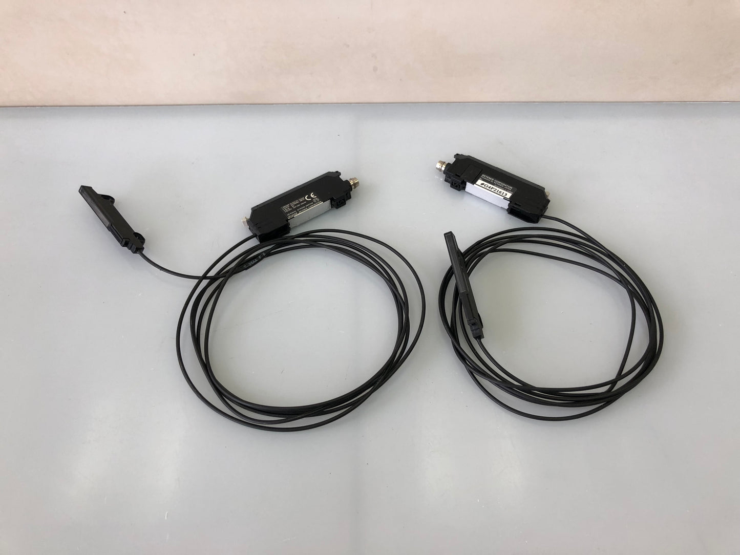 KEYENCE FS-V31CP Fiber Optic Sensor Amplifier – Digital, PNP Output, High-Speed Mode
