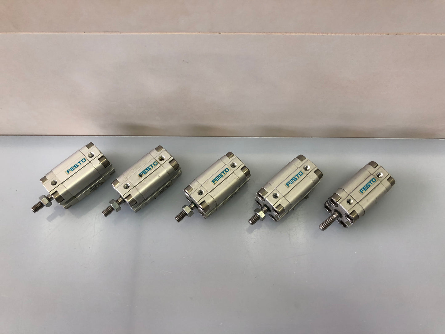 FESTO ADVU-12-15-A-P-A 156588 ADVU1215APA