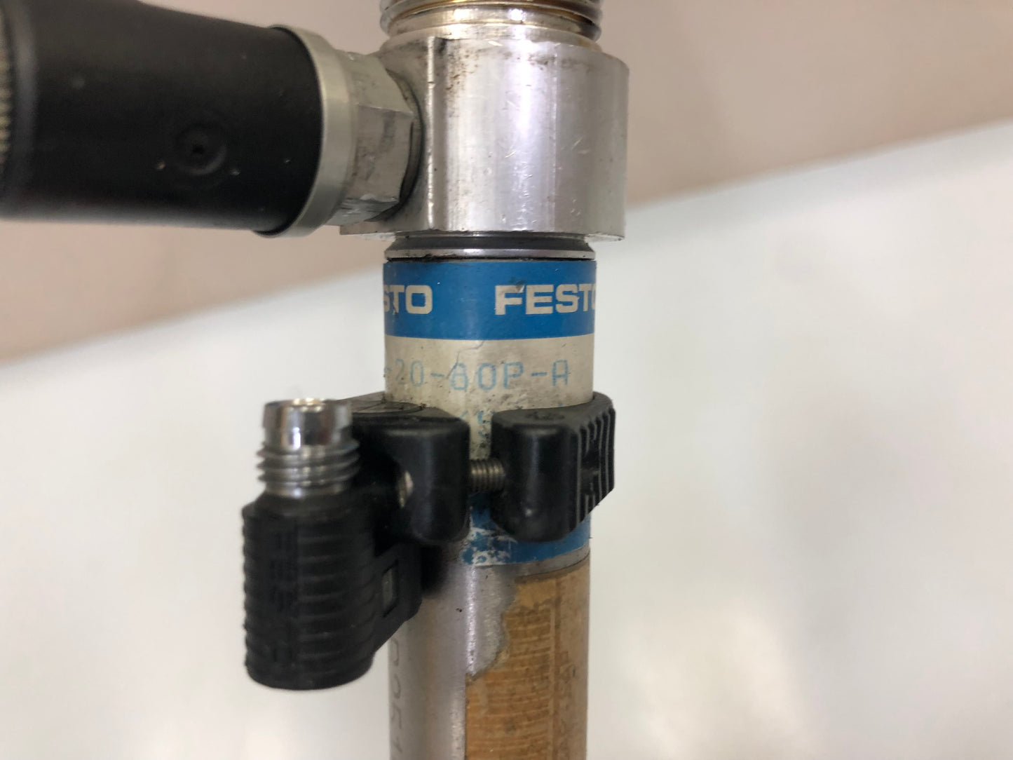 Festo DSNU-20-80P-A Cylinder
