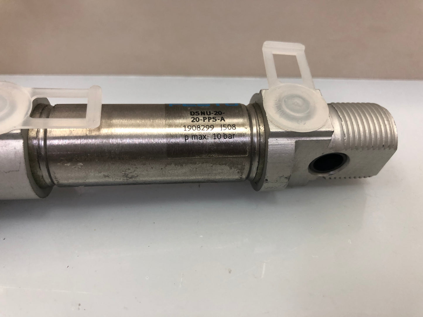 1x FESTO DSNU-20-20-PPS-A 1908299 Cylinder New