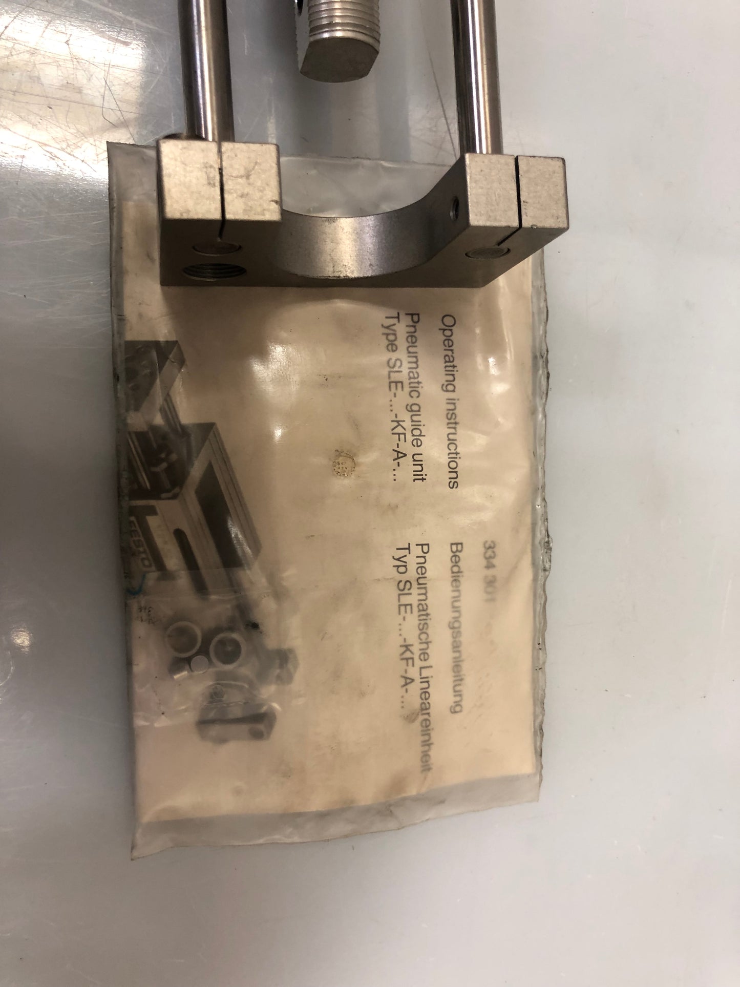 Festo SLE-25-100-KF-A-G 150092 Linear drive with Festo DSNU-25-100-PPP-A 14322 Cylinder