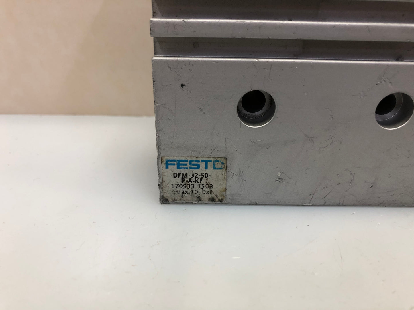 FESTO DFM-32-50-P-A-KF 170933 Guided Actuator Pneumatic Cylinder