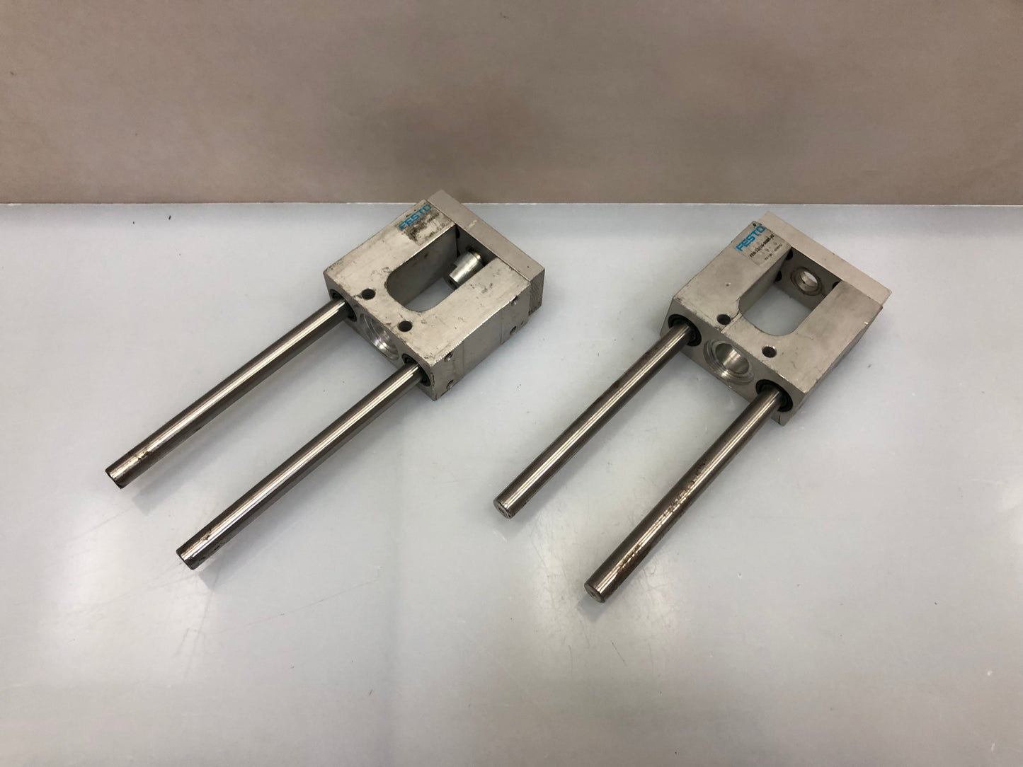 1x Festo FEN-12/16-0080-KF Cylinder Guide Unit