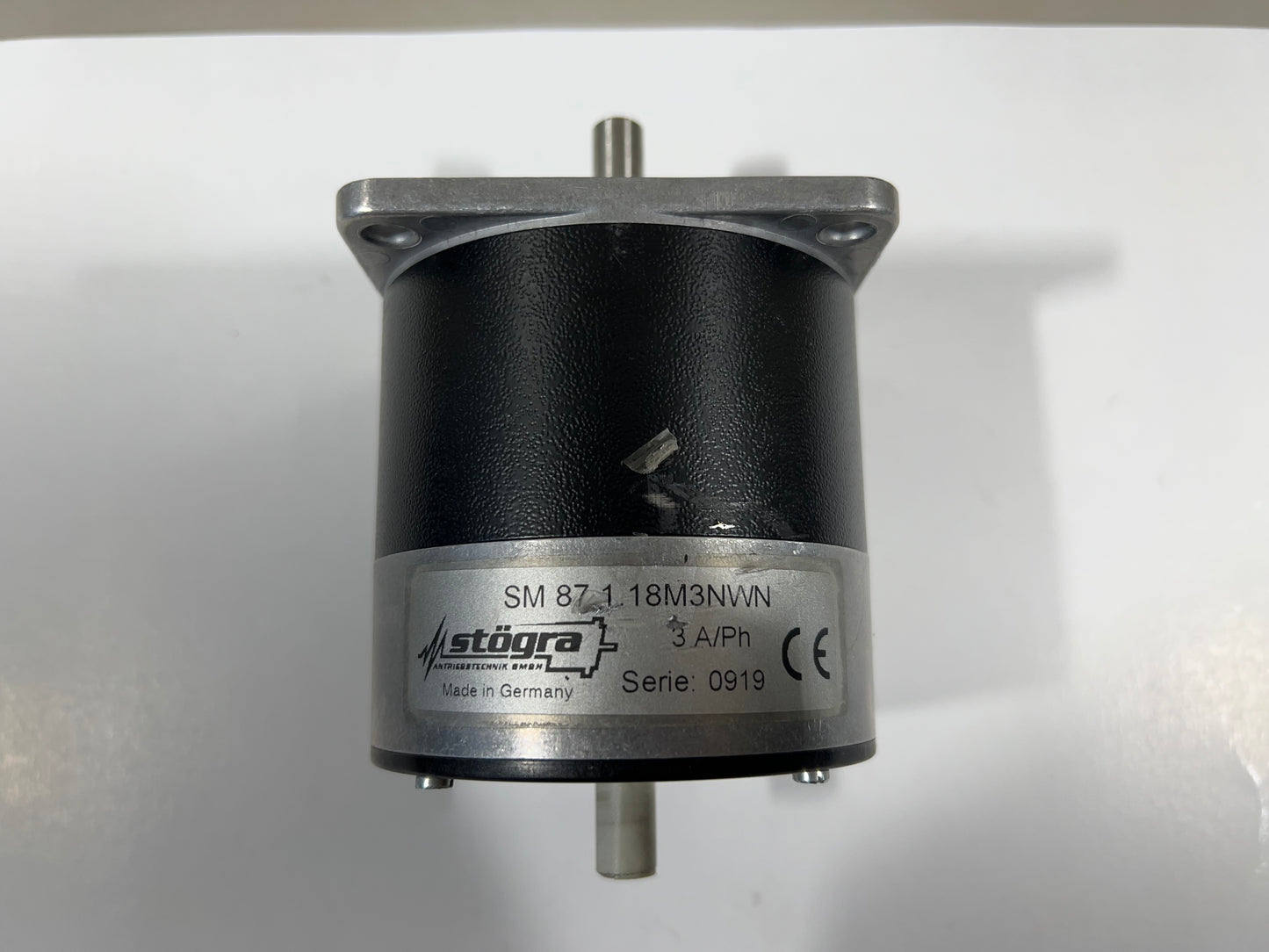 Stogra SM87.1.18M3NWN Stepper Motor – 2-Phase Hybrid, NEMA 34, High Torque