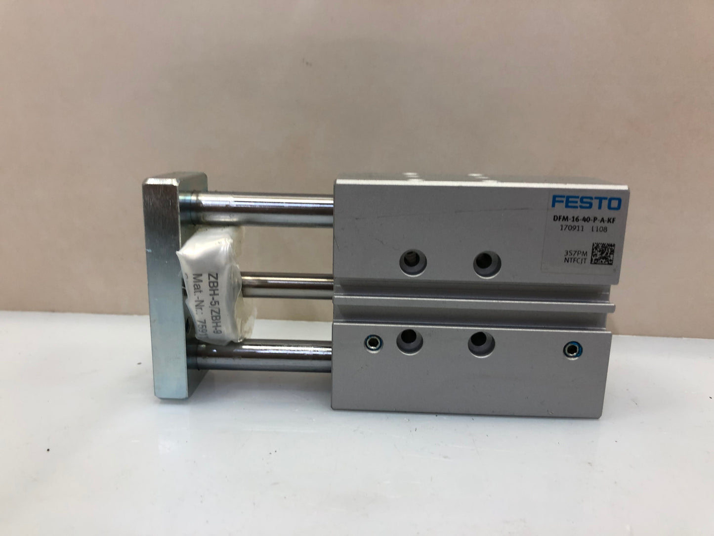FESTO DFM-16-40-P-A-KF 170911 Guided Actuator New
