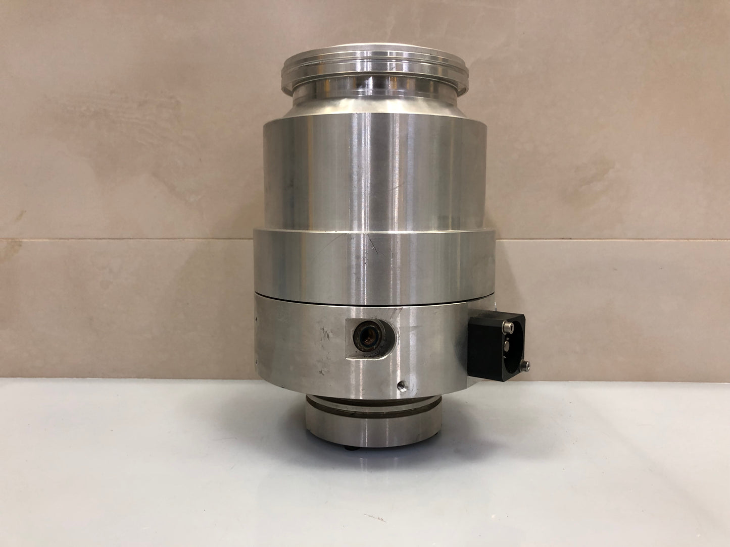 Leybold TURBOVAC TMP 361 Turbomolecular Vacuum Pump – 750Hz, Model 85670
