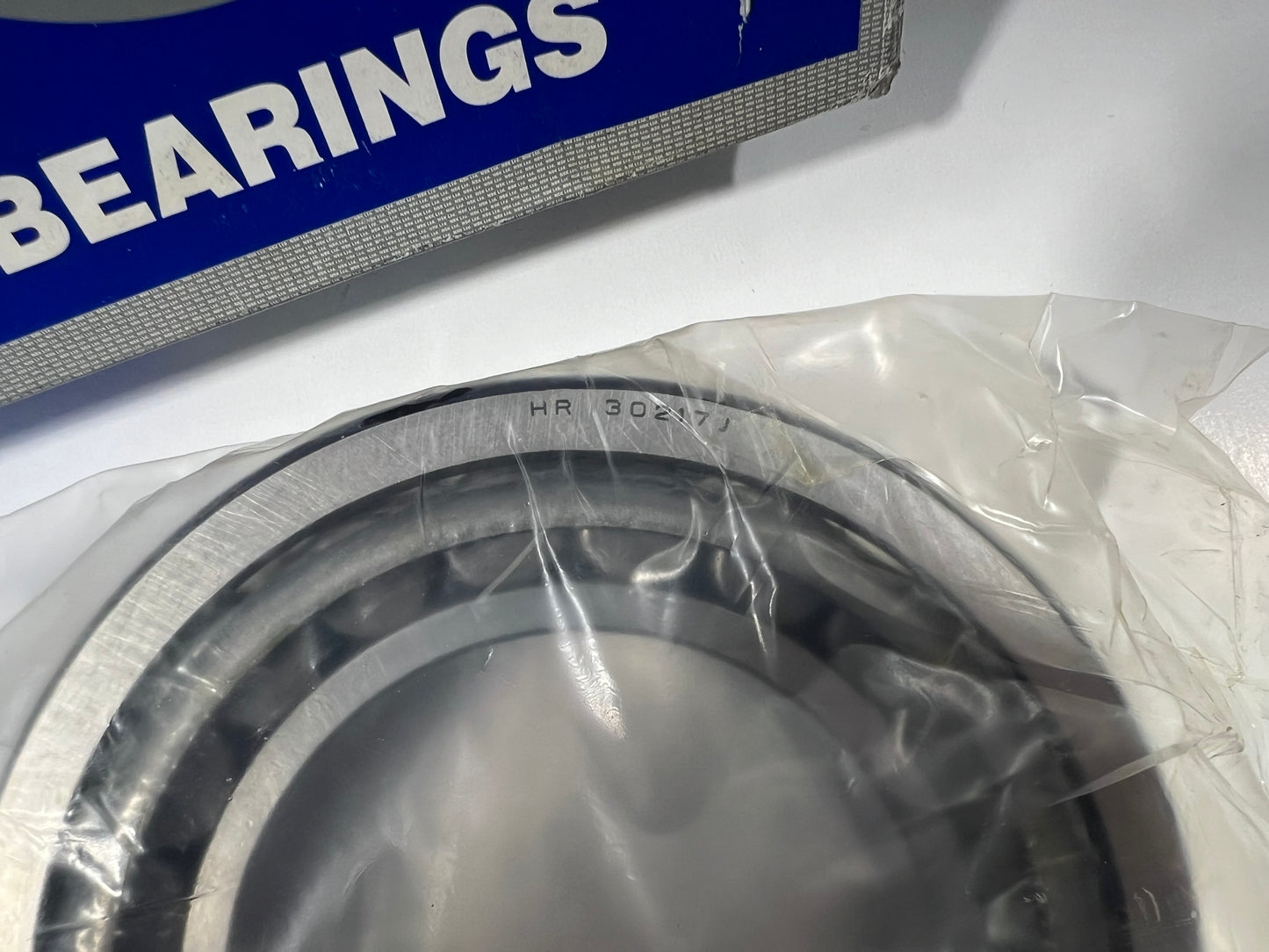 NSK HR30217J Tapered Roller Bearing – NEW