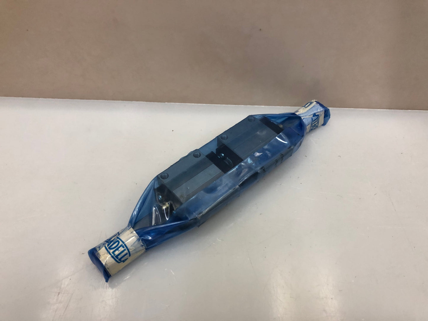 1x THK HSR15A2SS+0220L – Two HSR15 Linear Guide Blocks on 220mm Rail