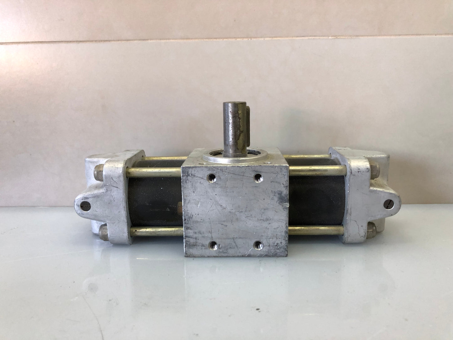 KUHNKE KR 4‑123GRAD‑B Rotary Actuator Drehantrieb
