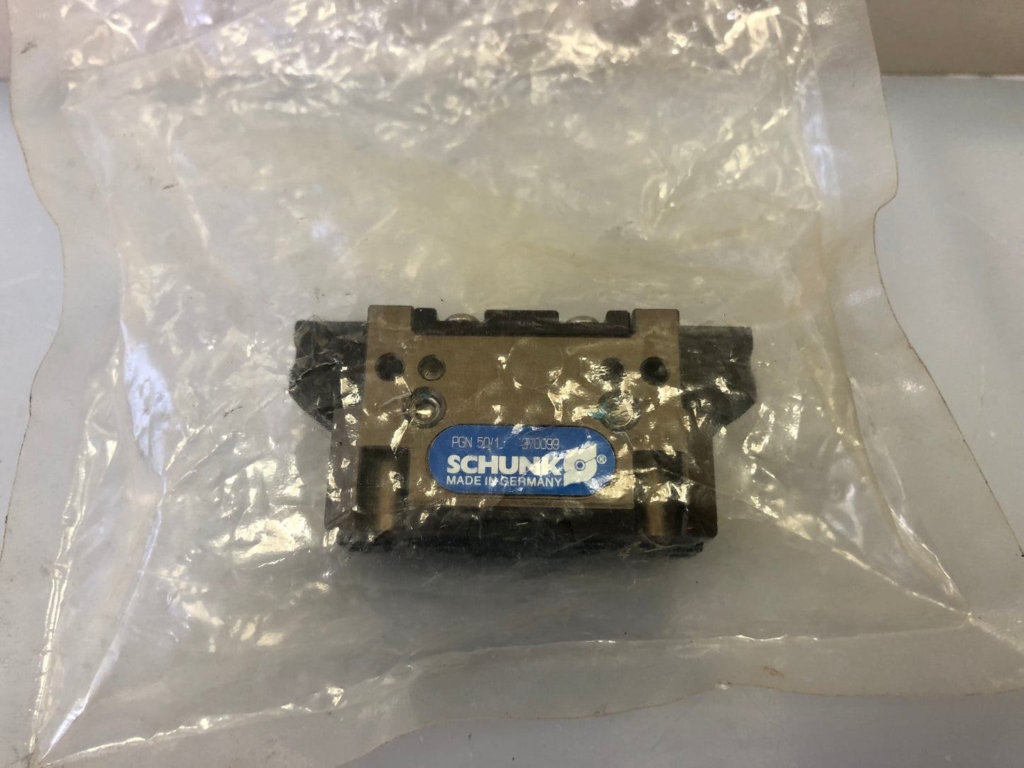 Schunk PGN 50/1 Pneumatic Gripper – P/N 370099 (PGN50/1 370099)