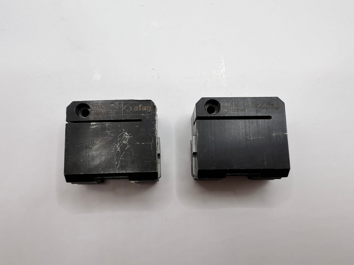 1x Afag GM12/P-01 Pneumatic Parallel Gripper