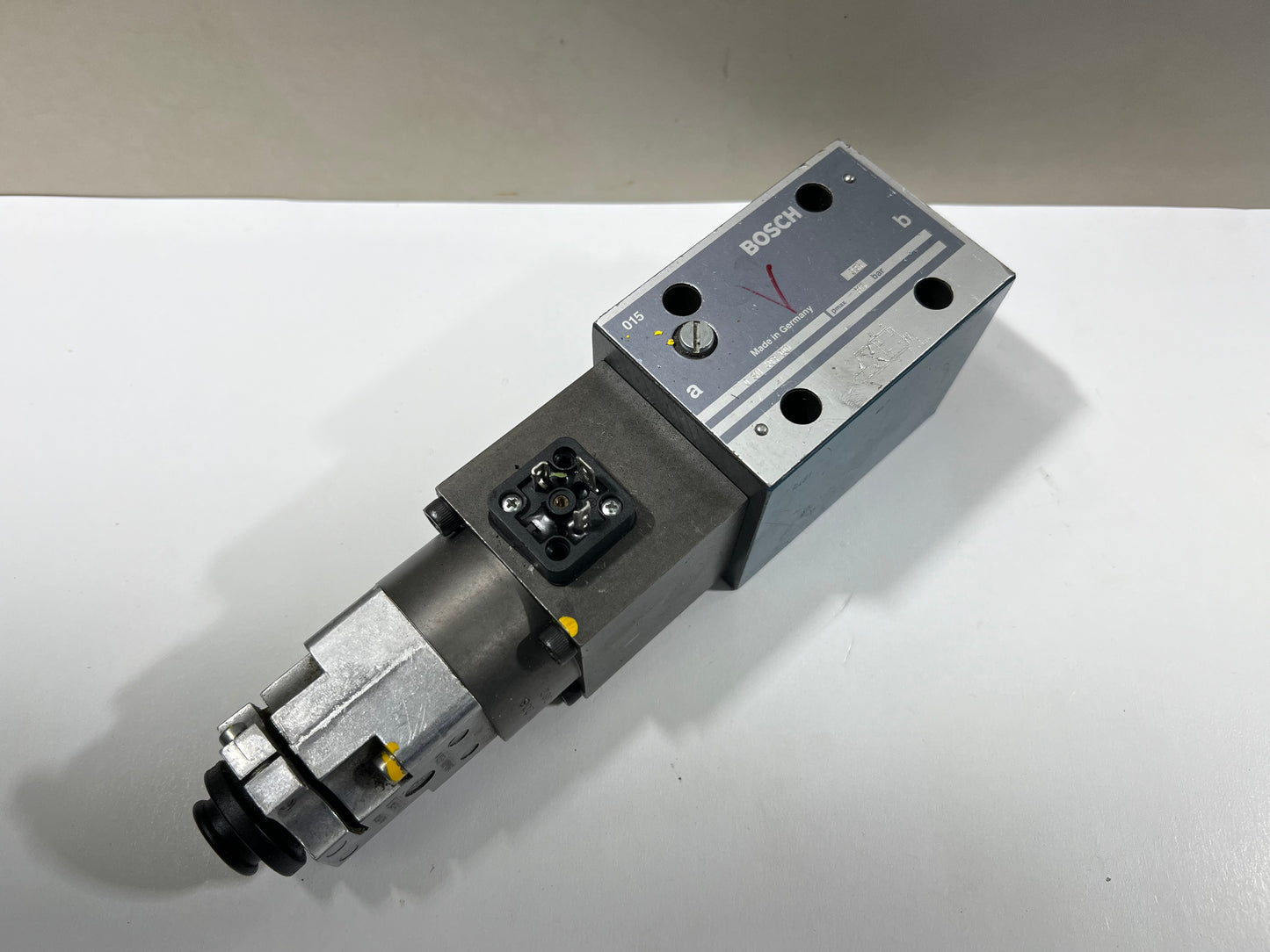 1x BOSCH Servo Proportional Valve 0 811 403 001