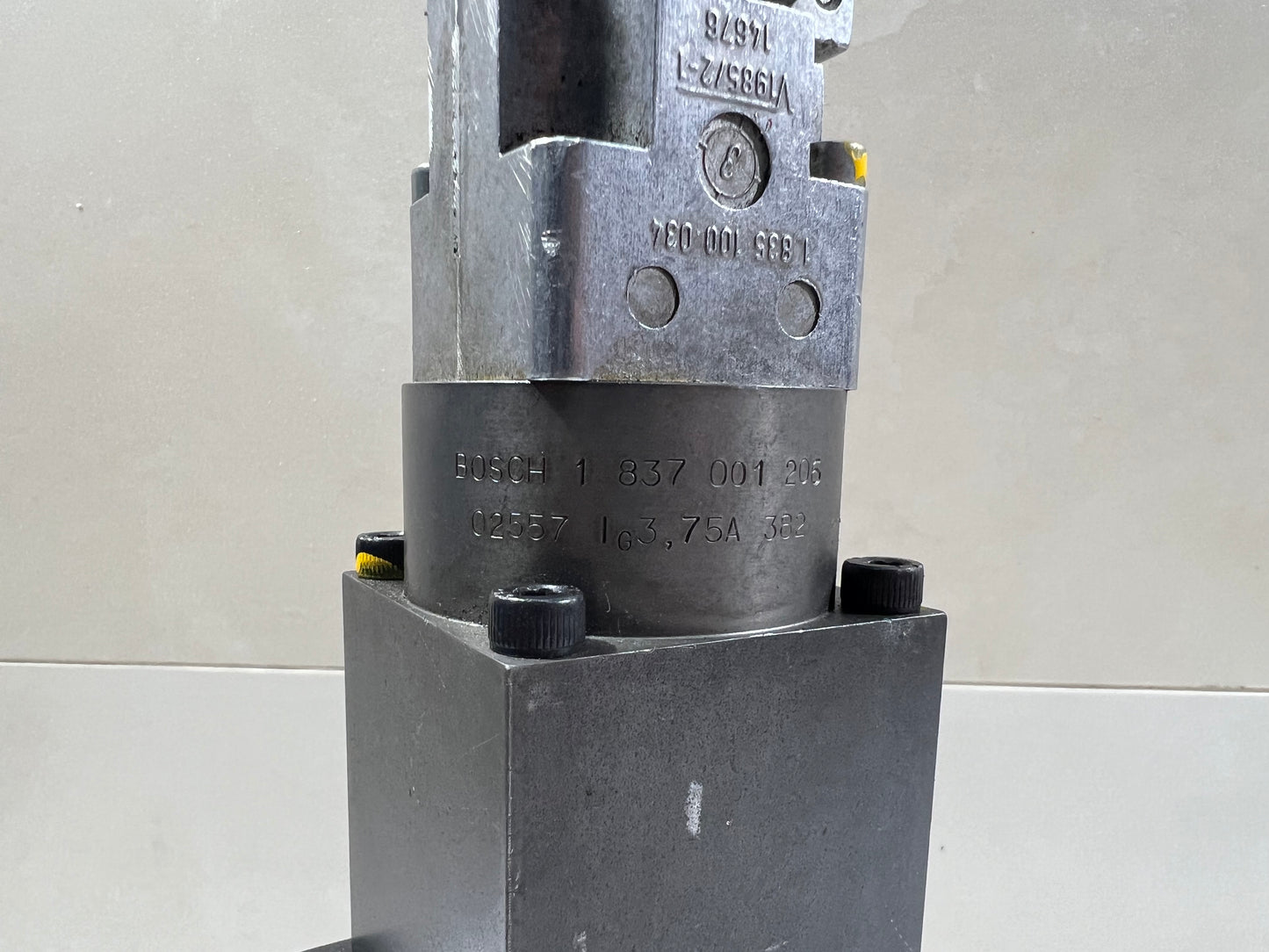 1x BOSCH Servo Proportional Valve 0 811 403 001
