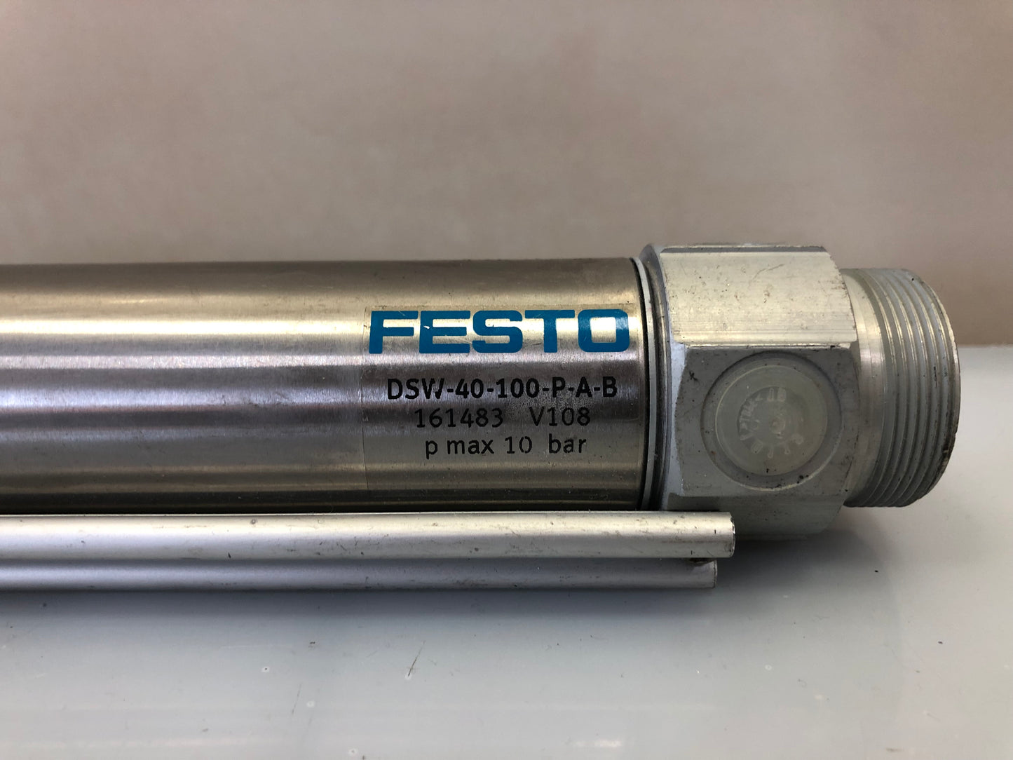 1x Festo DSW-40-100-P-A-B 161483 Pneumatic Cylinder 40mm Bore 100mm Stroke