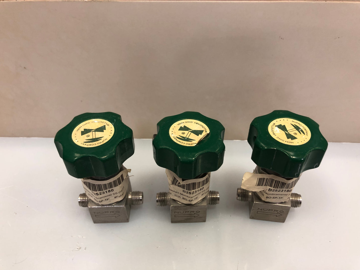 1x NUPRO SS-DSS6MM Stainless Steel Needle Valve