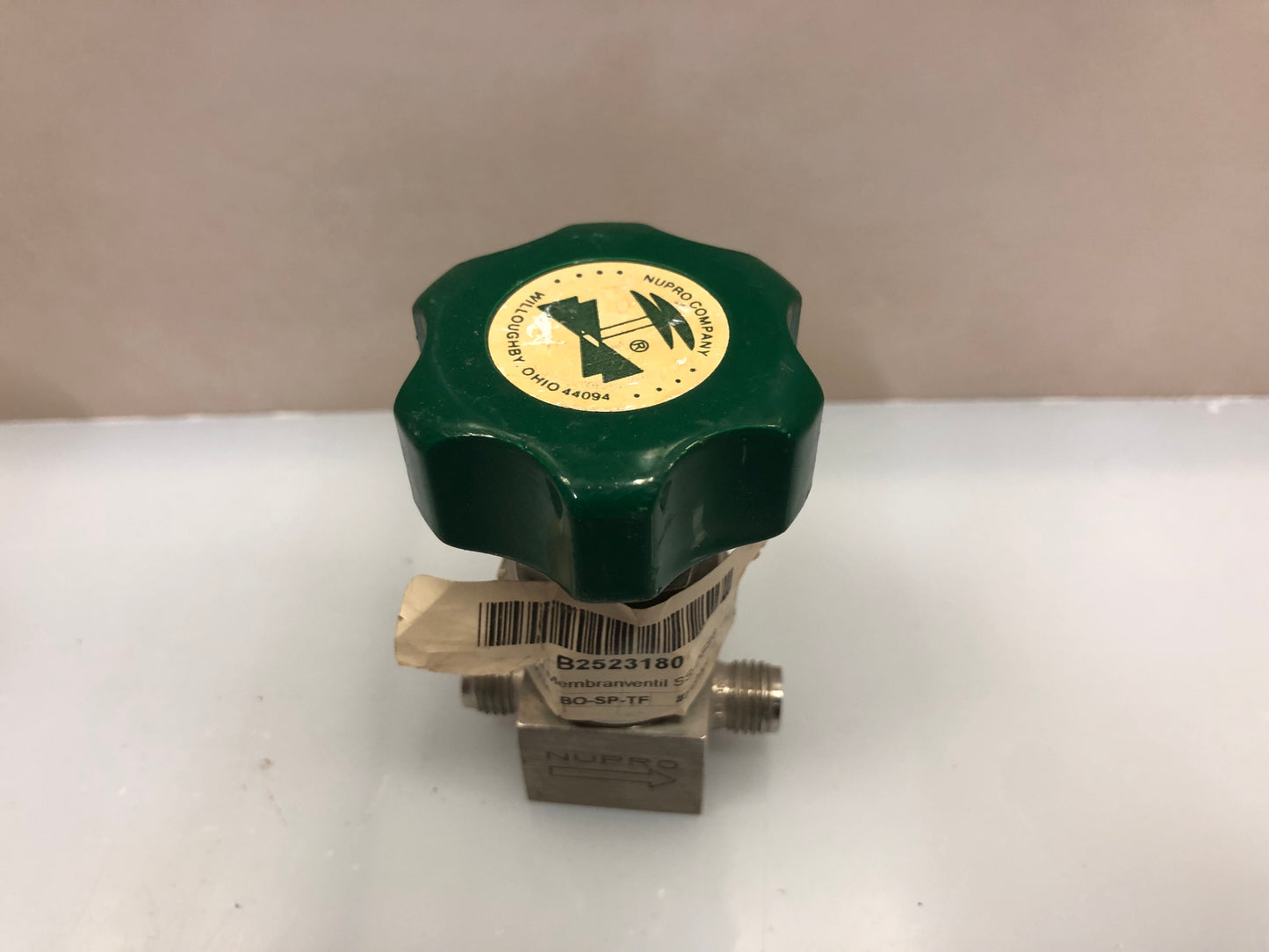 1x NUPRO SS-DSS6MM Stainless Steel Needle Valve