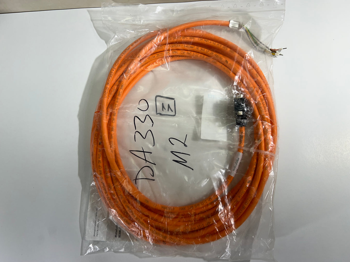 1x NEW Festo NEBM-S1G15-E-10-LE6 Connecting Cable 550745