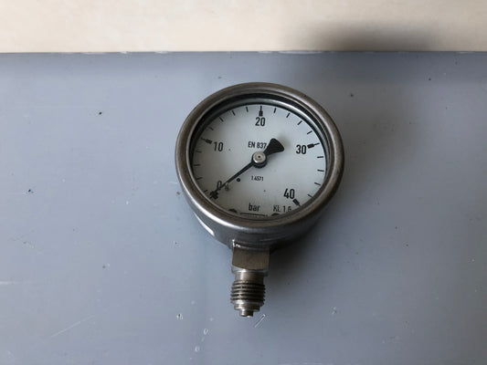 WIKA KL 1.6 Pressure Gauge 0–40 Bar – Side Mount, Analog Dial
