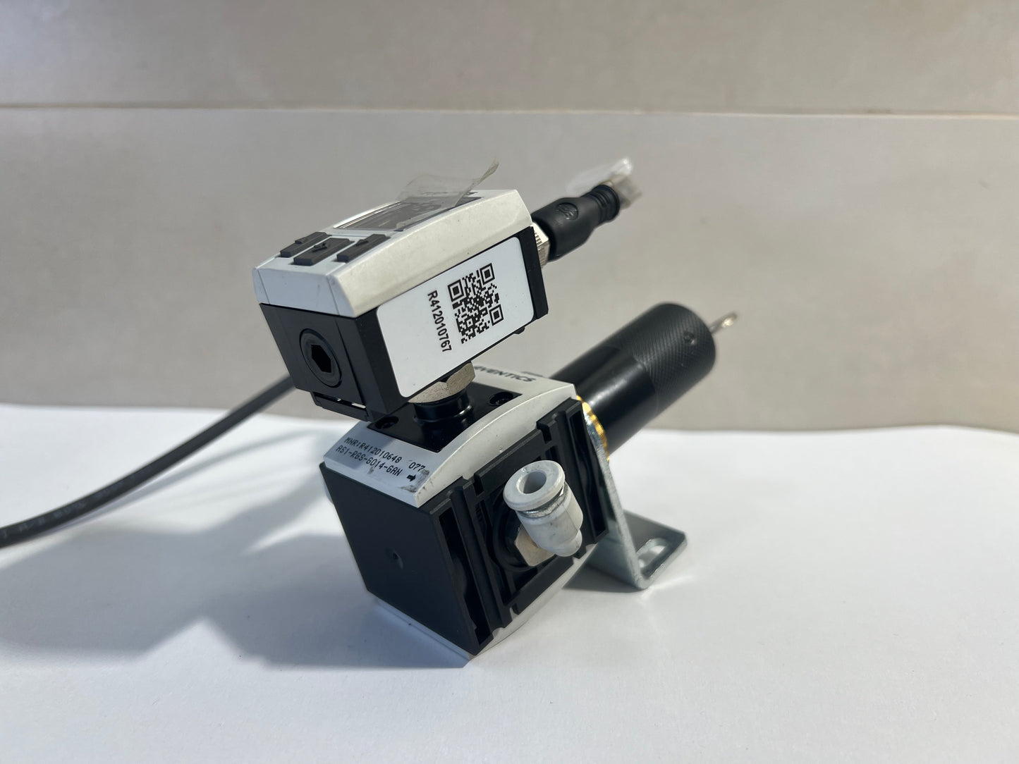 Rexroth Aventics R412010648 Pressure Regulator with R412010767 Pressure Sensor + LCD & 0.5m Cable