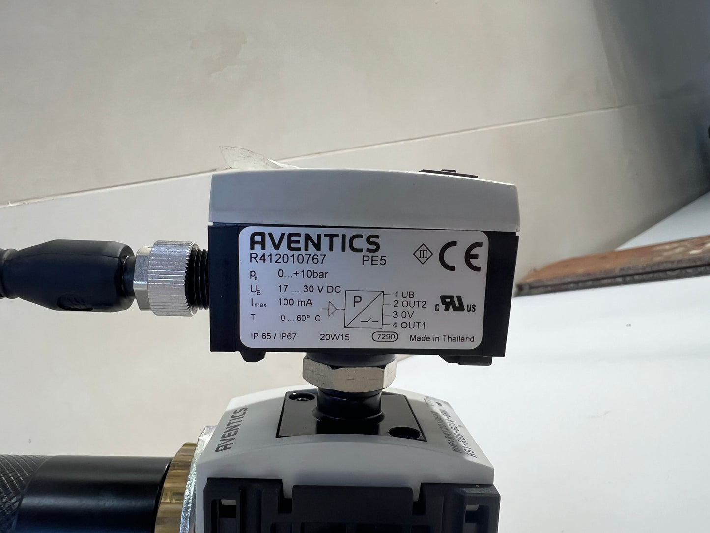Rexroth Aventics R412010648 Pressure Regulator with R412010767 Pressure Sensor + LCD & 0.5m Cable