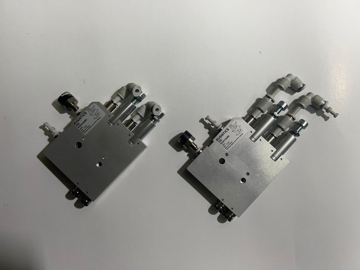 1x Aventics R422103084 Pressure Regulator Series AV with Pisco Connection