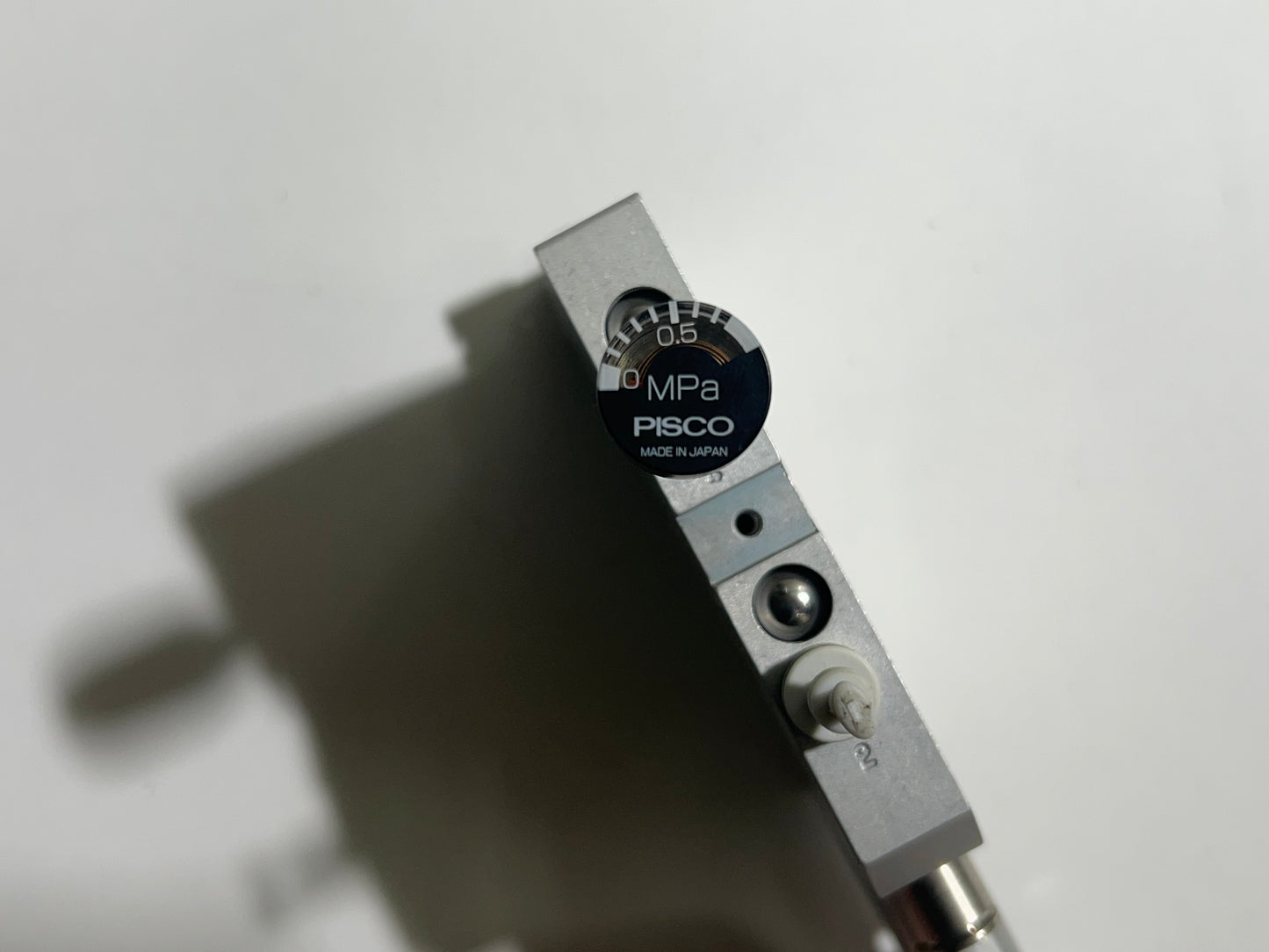 1x Aventics R422103084 Pressure Regulator Series AV with Pisco Connection