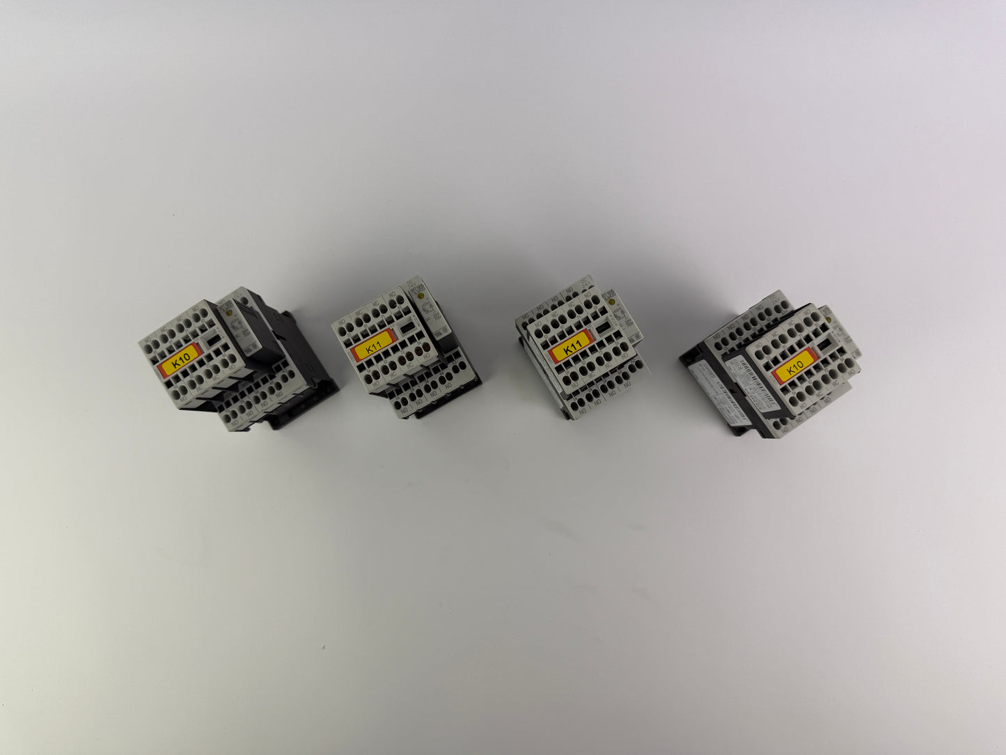 1x Siemens 3ZX1012-0RH11-1AA1 Contactor with 3RH1911-2GA22-3AA1 Auxiliary Relay