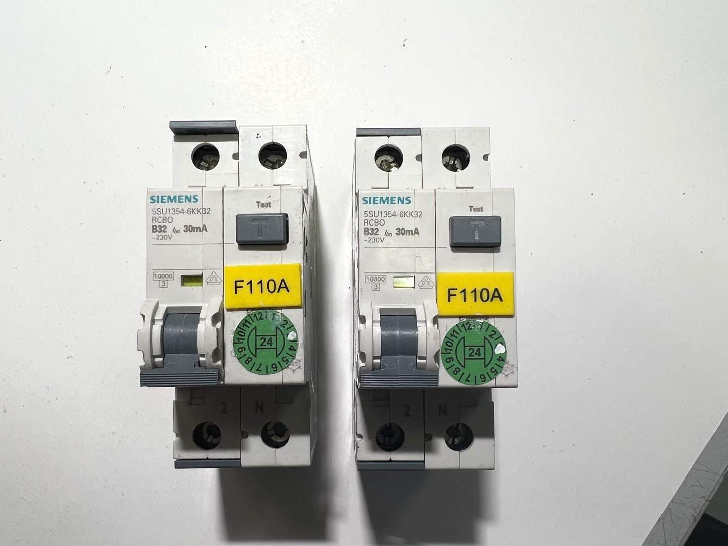 1x Siemens 5SU1354-6KK32 RCBO B32 30mA 230V 6kA Circuit Breaker