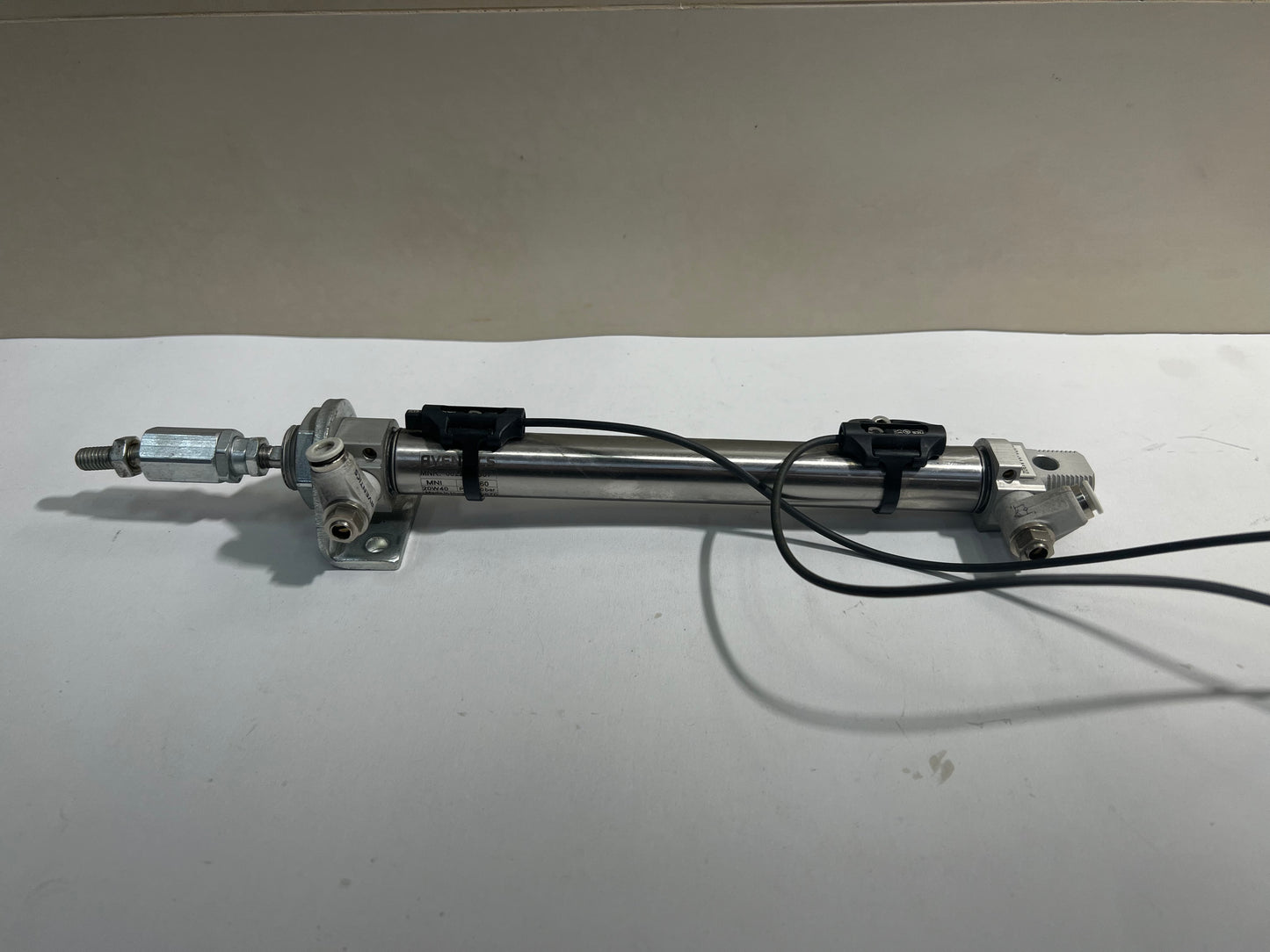 Aventics Pneumatic Cylinder 0822333507 10Bar with Sensor & 0.5m Cable