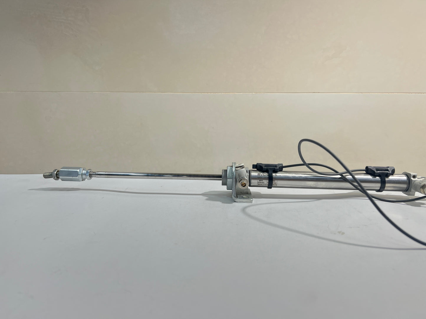 Aventics Pneumatic Cylinder 0822333507 10Bar with Sensor & 0.5m Cable