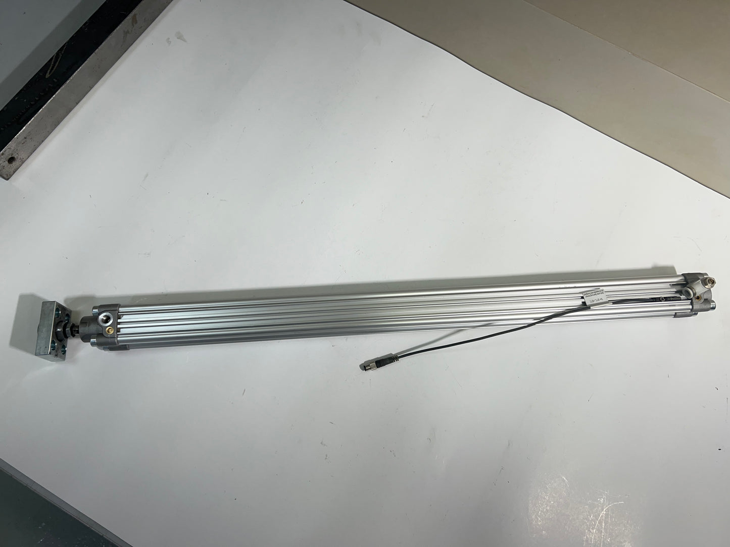 Aventics 0822120016 Pneumatic Cylinder 10Bar with Sensor R412022860