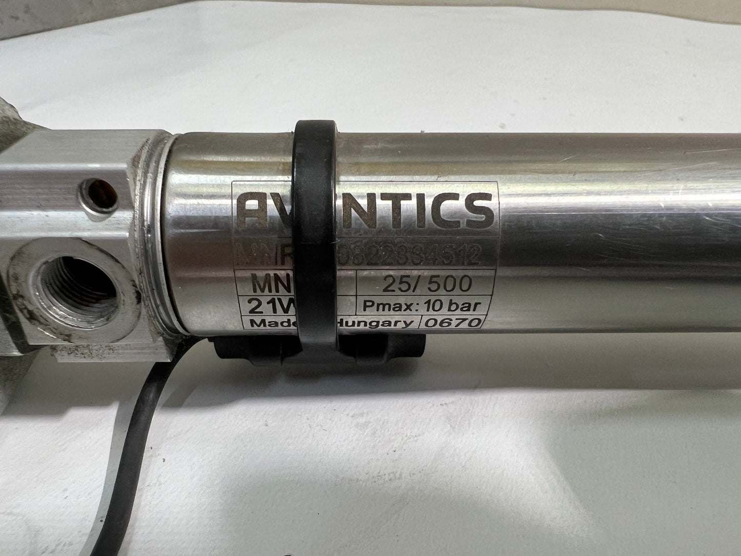 Aventics 0822334512 Pneumatic Cylinder 10Bar with 2 Sensors