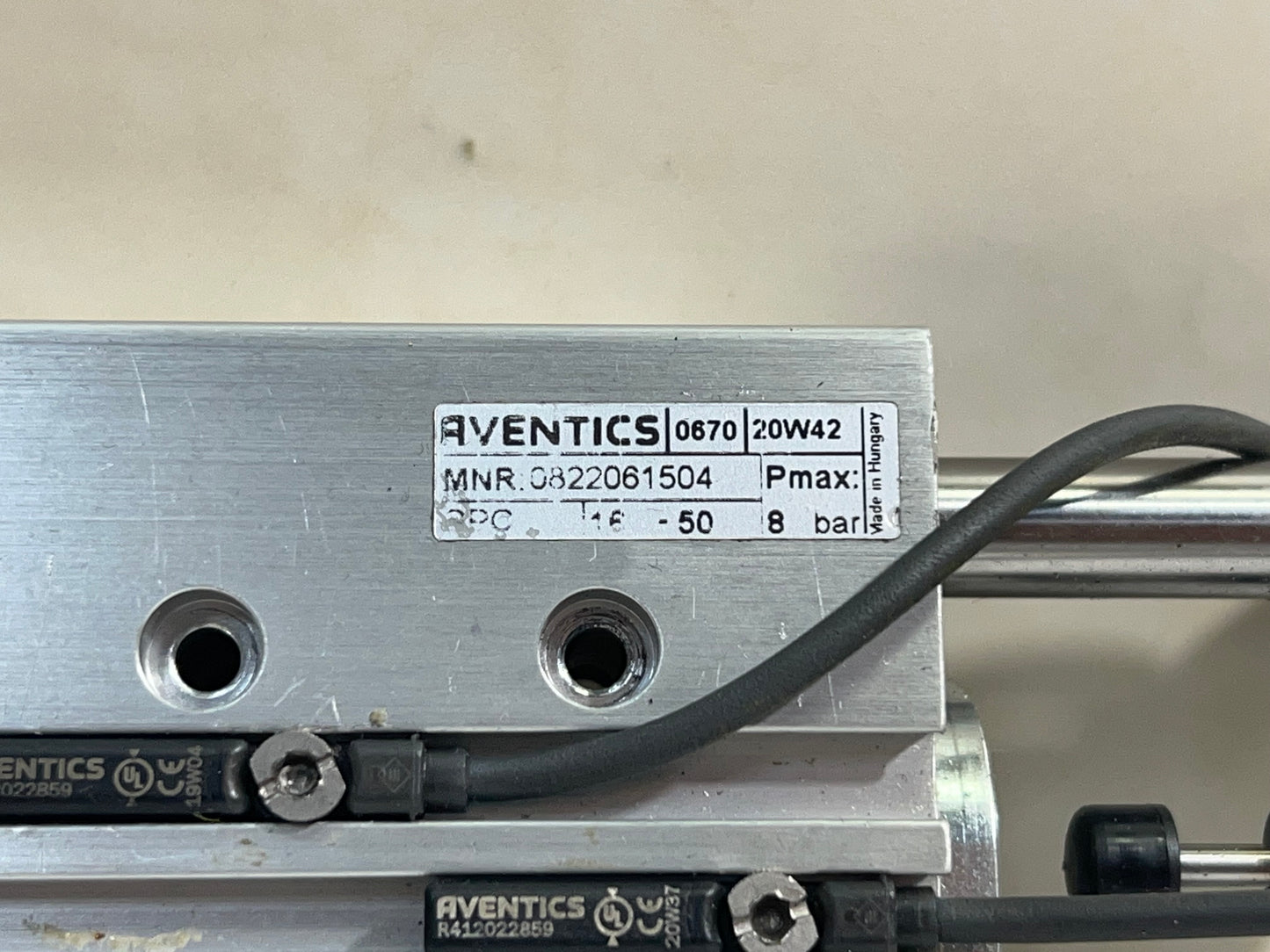 Aventics Guide Cylinder 0822061504 10Bar with 2 Sensors R412022859 & 1.7m Cable