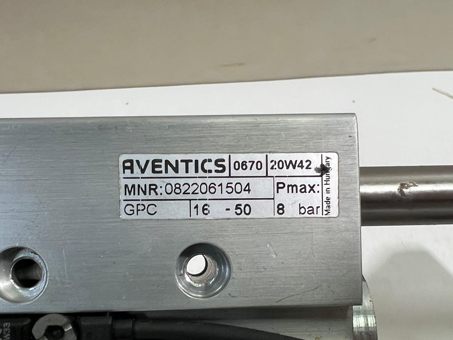 1x Aventics 0822061504 Guide Cylinder 8Bar with 2 Sensors