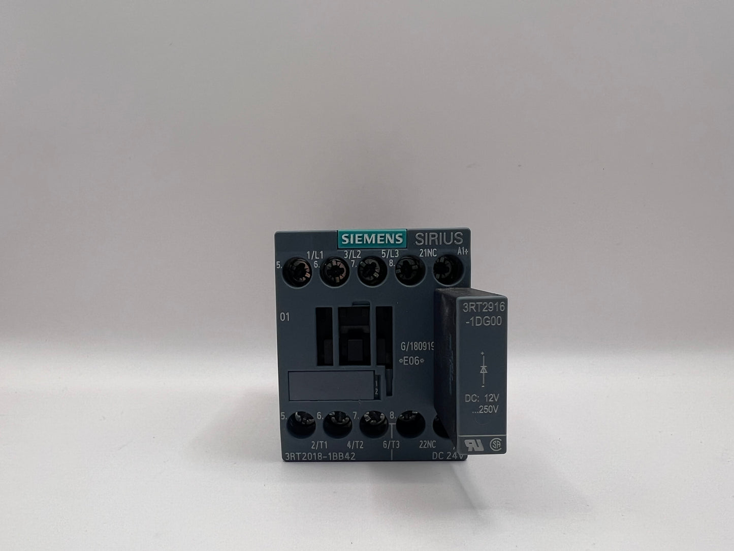 Siemens SIRIUS 3RT2018-1BB42 CONTACTOR + 3RT2916-1DG00