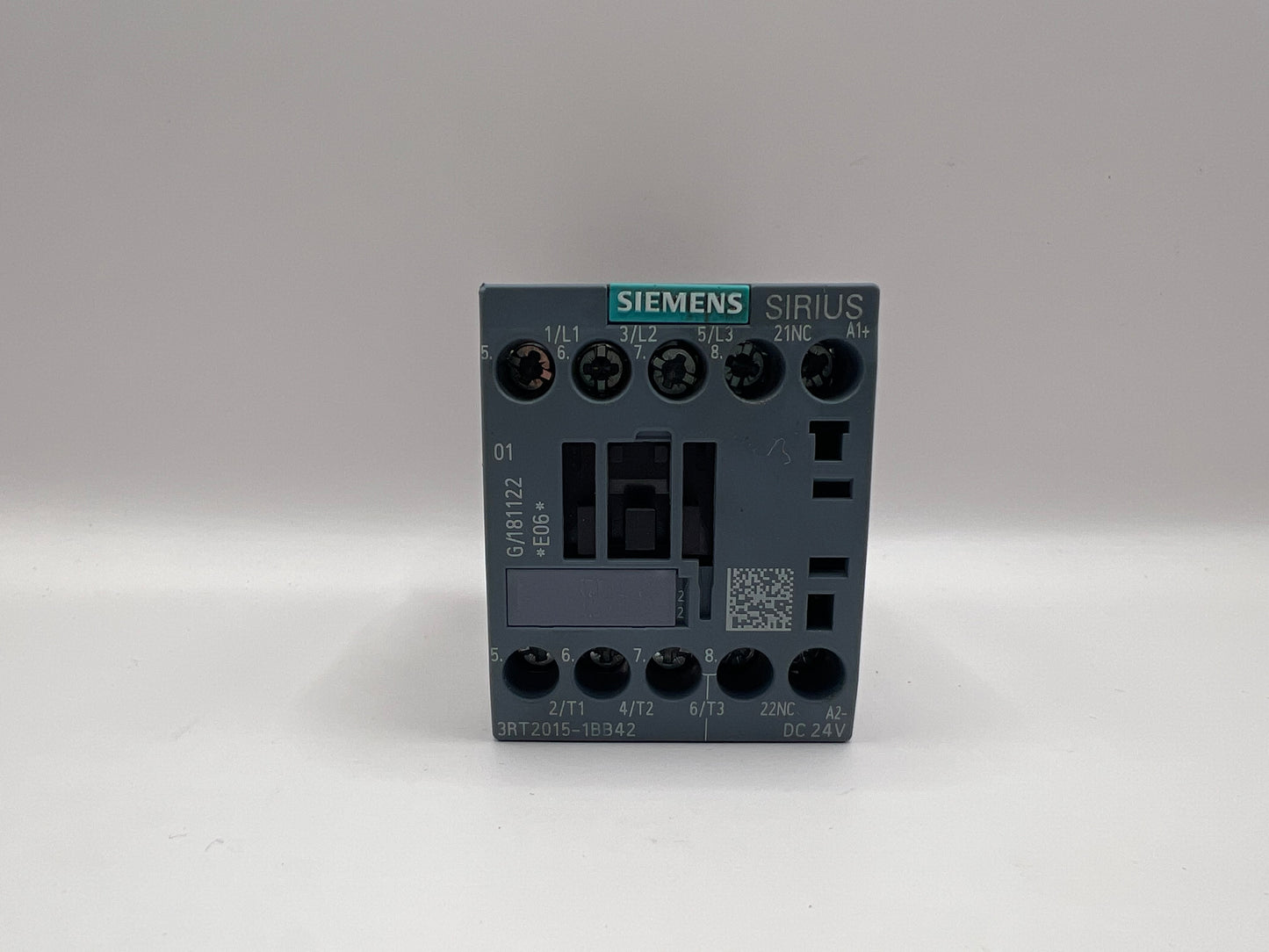 Siemens SIRIUS 3RT2015-1BB42 Contactor 24V AC Coil 3-Pole 7A