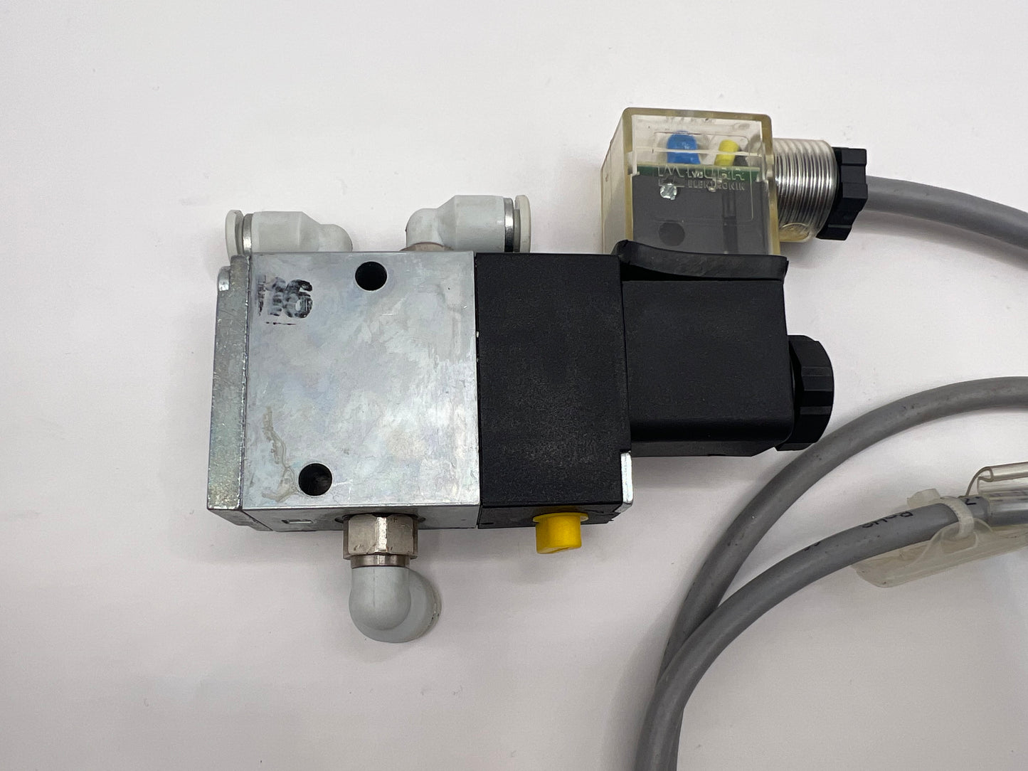 Aventics 5772550220 3/2 Directional Air Valve CD04 Series