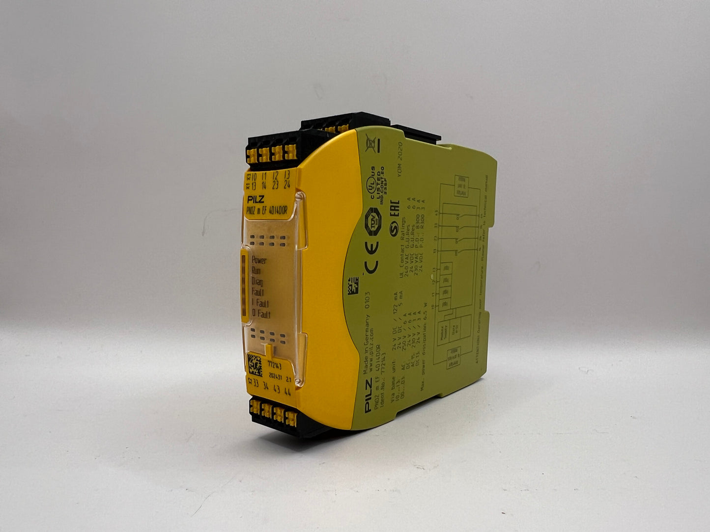 Pilz PNOZ m EF 4DI4D0 Ident.No. 772143 Safety Relay