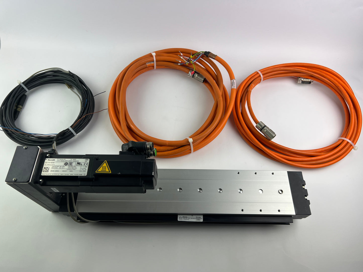 Rexroth R030520399 CKK-090-NN-1 Compact Module + R911384766 MS2N03-B0BYN-BMDH1-NNNNE-N Motor + 2 Cables + Sensors