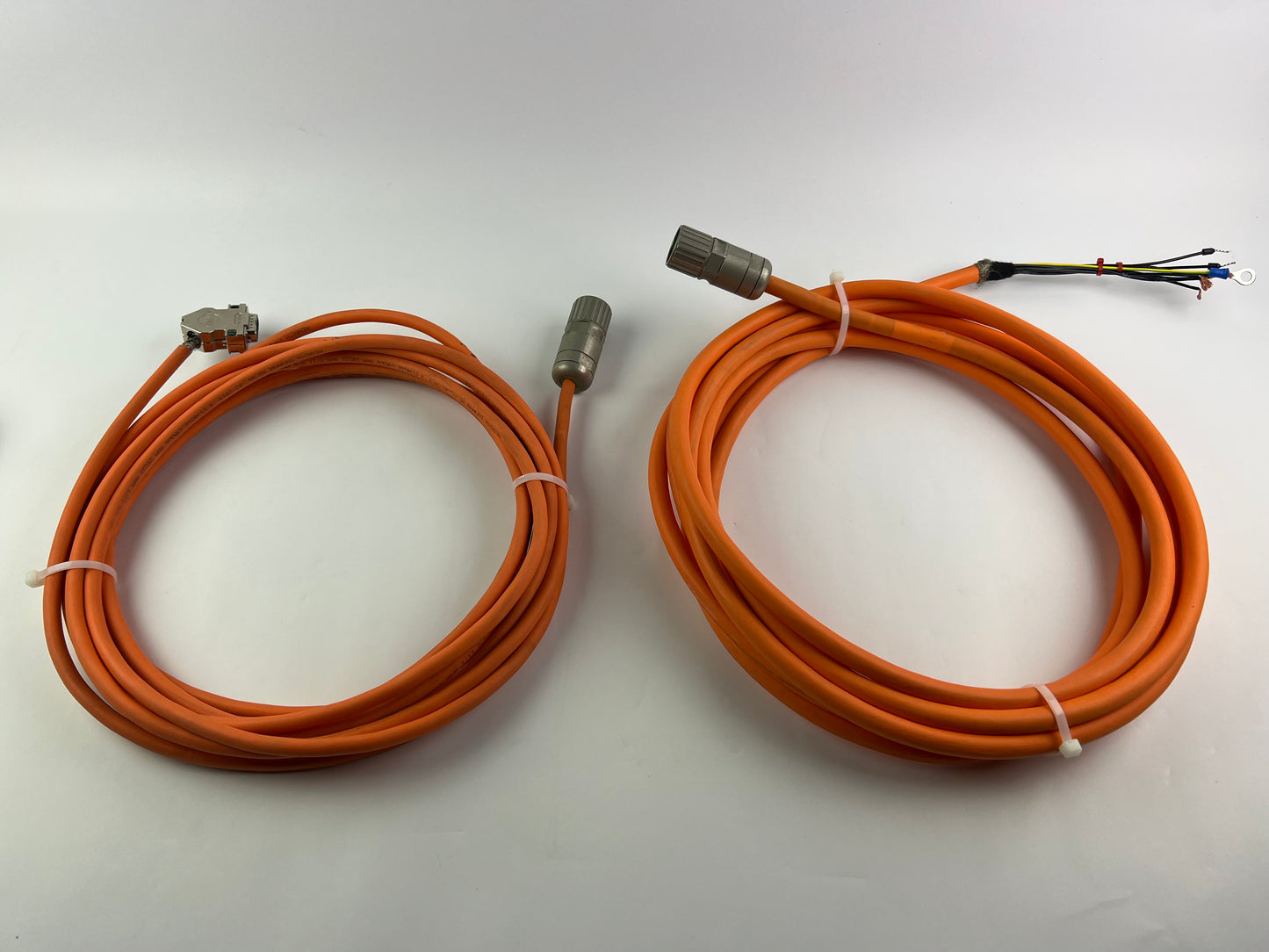 Rexroth R030513265 CKK-110-NNG1 Compact Module + R911306060 MSK040C-0600-NN-M1-UG0-NNNN Motor + 2 Cables + 2 Sensors