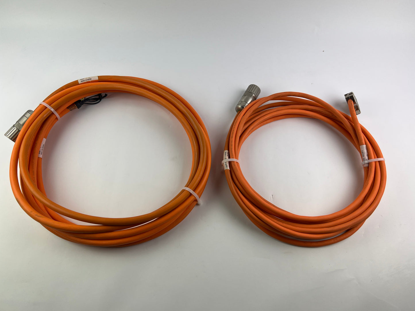 Rexroth R030520400 CKK-110-NNG1 Compact Module + R911306060 MSK040C-0600-NN-M1-UG0-NNNN Motor + 2 Cables + 2 Sensors