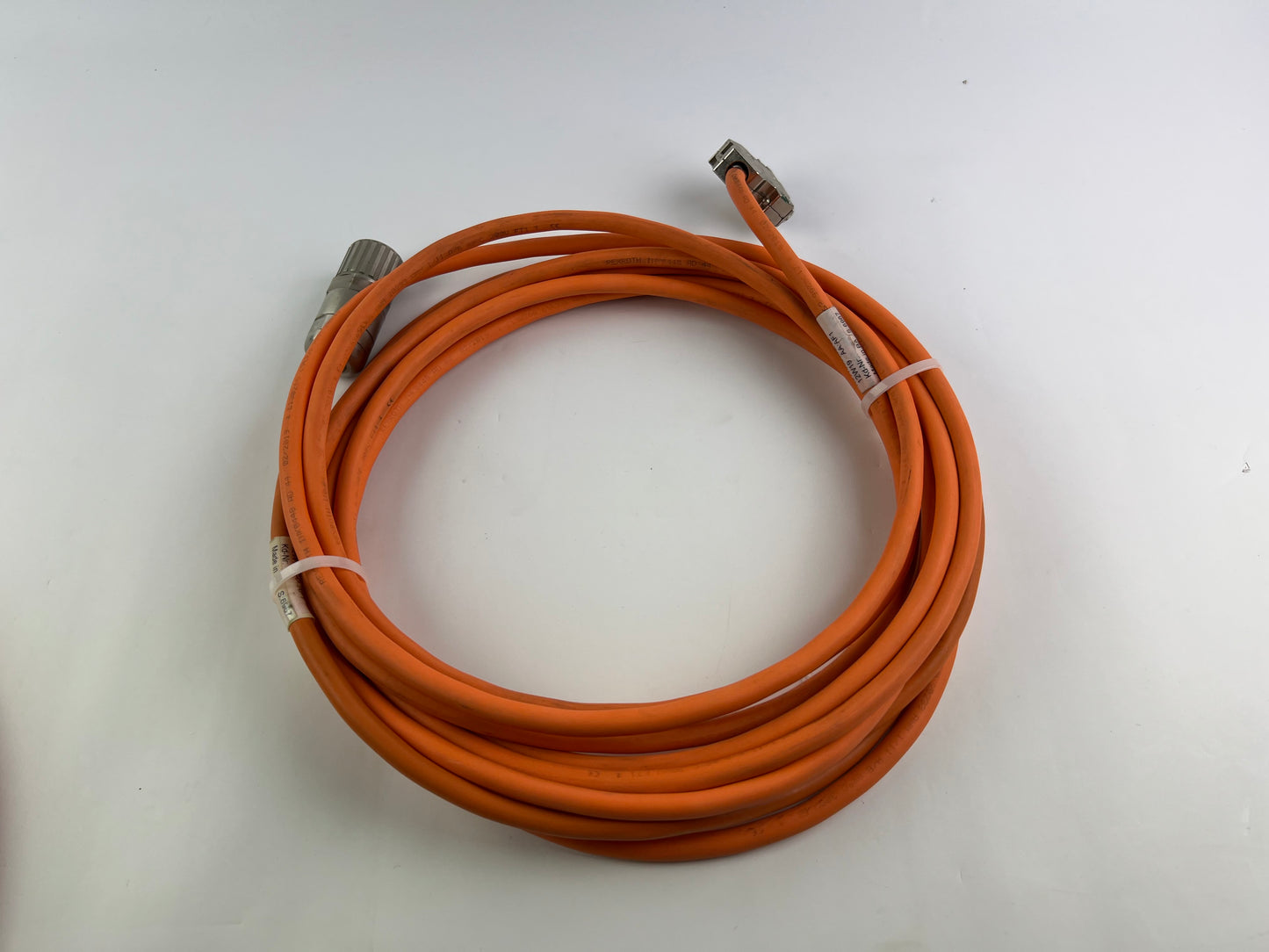 Rexroth R030520400 CKK-110-NNG1 Compact Module + R911306060 MSK040C-0600-NN-M1-UG0-NNNN Motor + 2 Cables + 2 Sensors