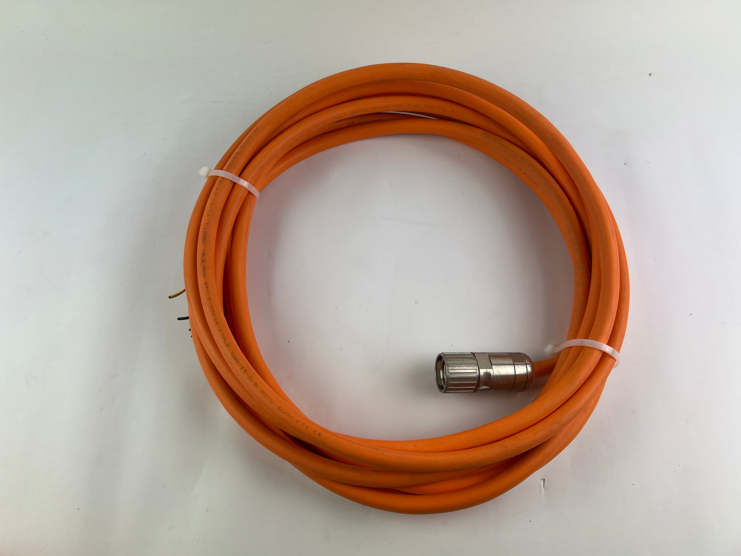 Rexroth R030520400 CKK-110-NNG1 Compact Module + R911306060 MSK040C-0600-NN-M1-UG0-NNNN Motor + 2 Cables + 2 Sensors